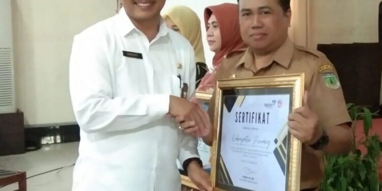 P2KBP3A PINRANG RAIH PENGHARGAAN TERTINGGI KE-3 REALISASI DAK SEMESTER I TAHUN 2023