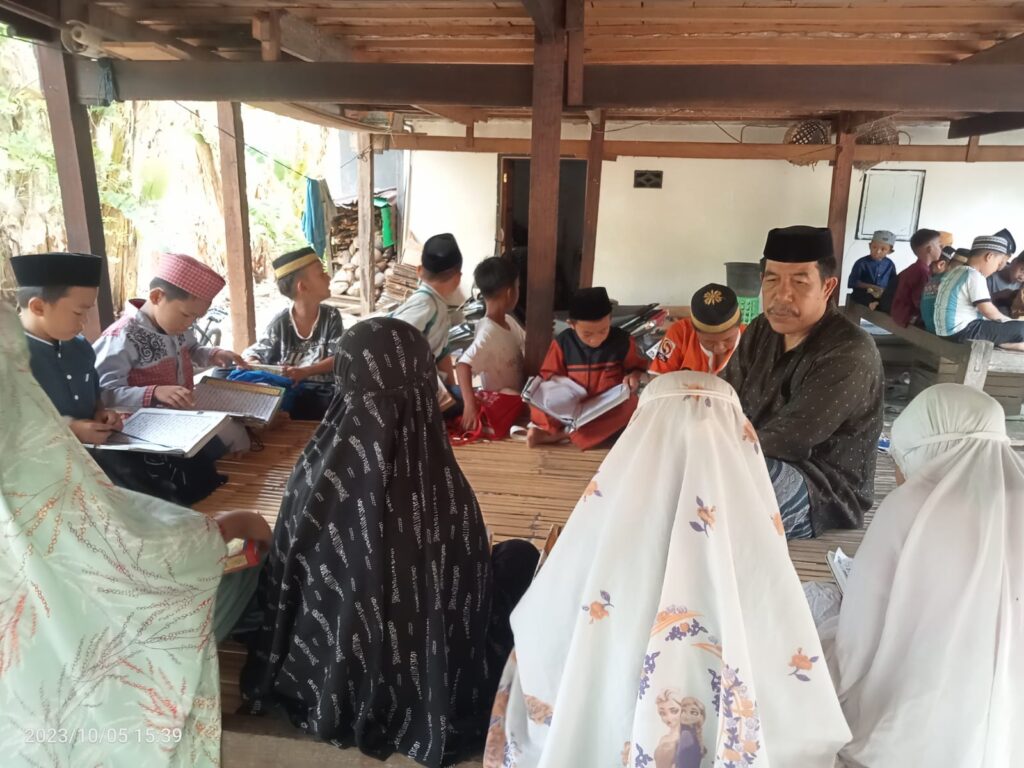 Kisah Zainuddin, Guru Ngaji di Kabupaten Pinrang, Ikhlas Mengajar Tanpa Mematok Bayaran