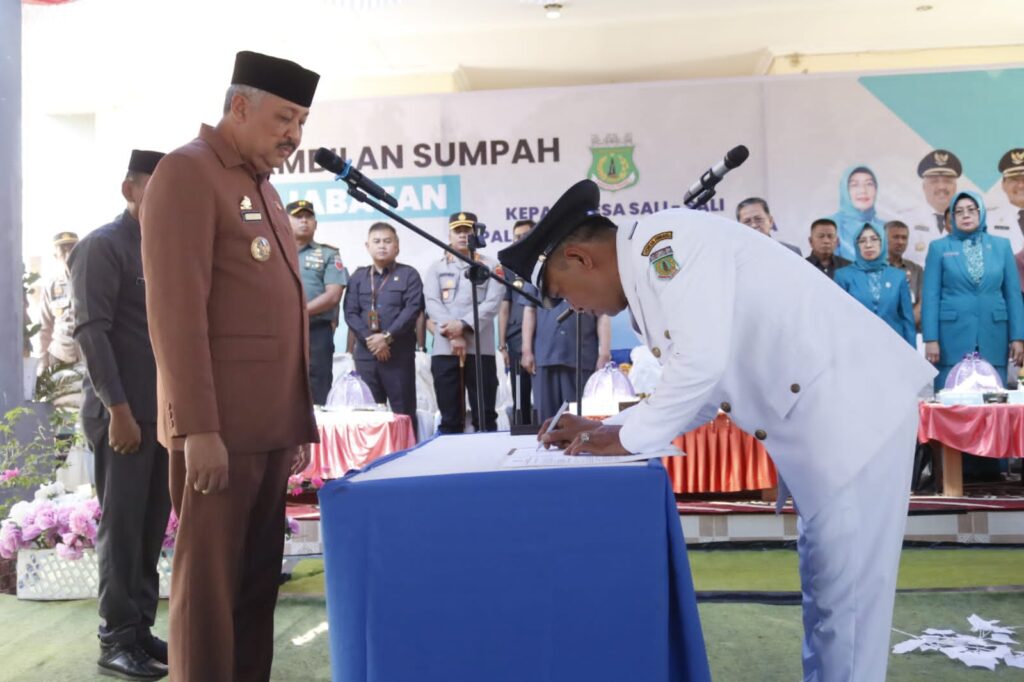 Bupati Pinrang Melantik Tiga KadesTerpilih Di Kecamatan Lembang