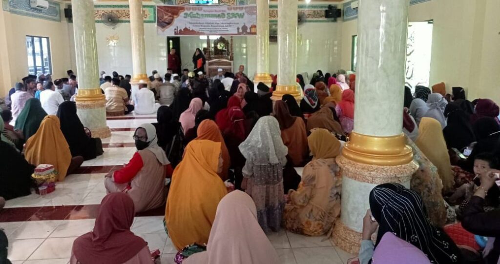 Ratusan Masyarakat Padati Acara Peringatan Maulid Nabi Di Masjid Nuruttaqwa Bittoeng