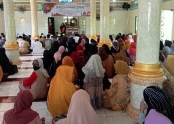 Ratusan Masyarakat Padati Acara Peringatan Maulid Nabi Di Masjid Nuruttaqwa Bittoeng
