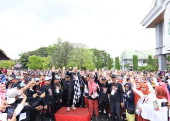Jalan Santai Warnai HUT PGRI -HGN Tahun 2023