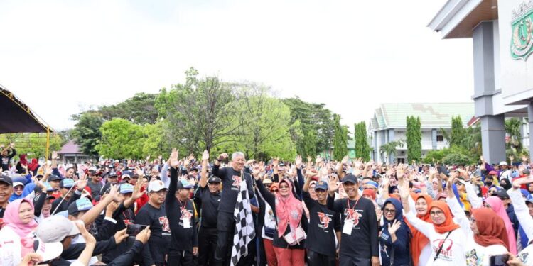 Jalan Santai Warnai HUT PGRI -HGN Tahun 2023