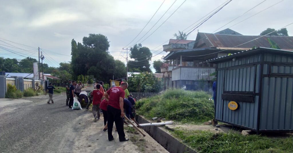 Tiga Pilar Pemerintah Watang Suppa Bersama Masyarakat Benahi Saluran Air