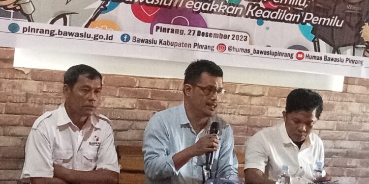 Bawaslu Pinrang Gelar Media Gathering Bersama Insan Pers