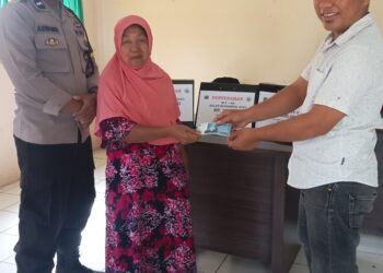 BLT DD Cair,Warga Desa Pakeng Antusias Ke Kantor Desa
