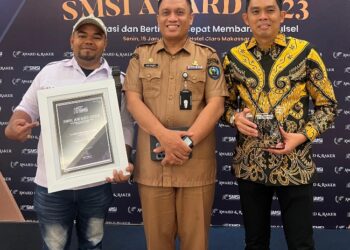 Pemkab Pinrang Terima Penghargaan Dari SMSI Provinsi Sulawesi selatan