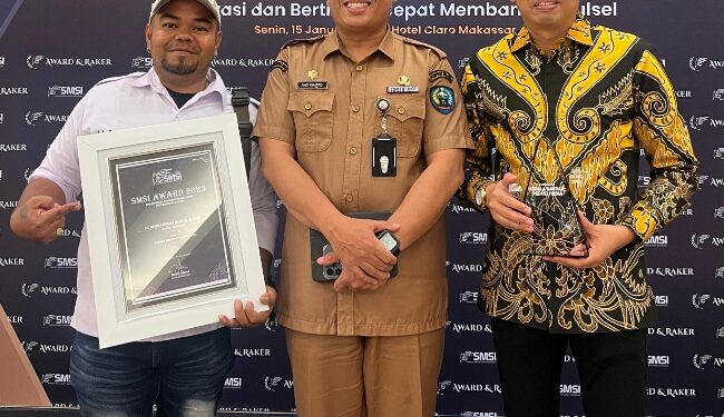 Pemkab Pinrang Terima Penghargaan Dari SMSI Provinsi Sulawesi selatan