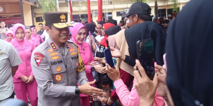 Kapolda Sulsel Gelar Baksos,Bakti Kesehatan Hingga Pasar Murah di Pinrang