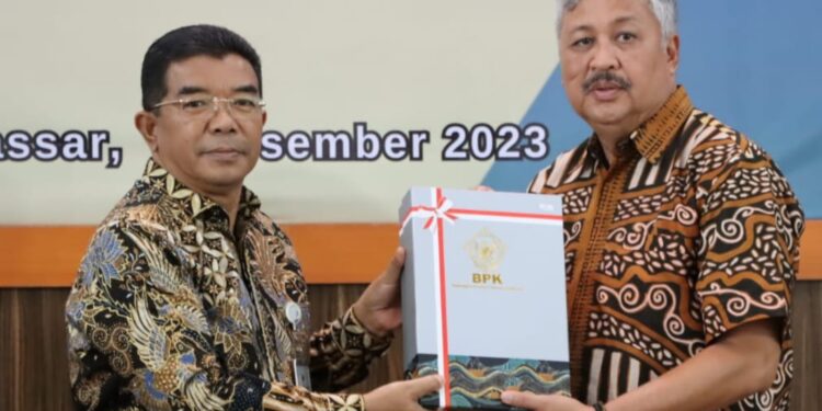 Bupati Irwan Terima LHP Semester 2,BPK RI Sulsel:Apresiasi Kepatuhan Pemkab Pinrang Dalam Proses Pemeriksaan