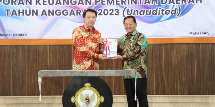 Serah Terima LKPD Tahun Anggaran 2023,Wabup Pinrang Bersama BPK RI Provinsi Sulsel di Kota Makassar