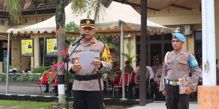 KAPOLRES PINRANG PIMPIN APEL GELAR PASUKAN OPERASI KETUPAT TAHUN 2024