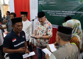 Ratusan Tenaga Pembersih di Pinrang Terima Zakat, Infaq Dan Sedekah Dari Baznas di Rumah Jabatan Bupati Pinrang