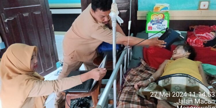 Tim CDR Disdukcapil Pinrang Jemput Bola Warga Sakit Di RSUD Lasinrang