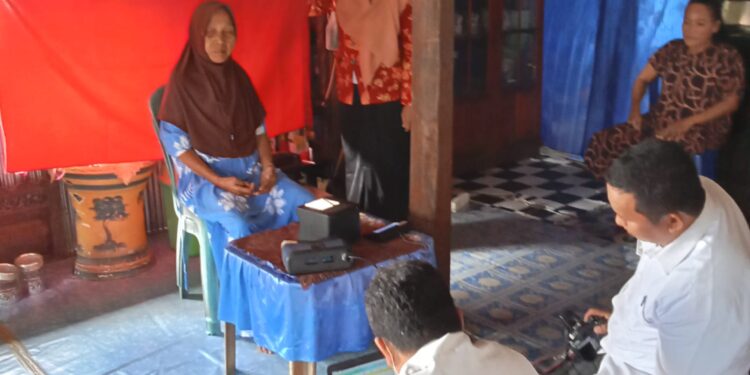 Jemput Bola Rekam Data Kependudukan Lansia dan ODGJ