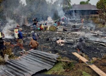 Si Jago Merah Melahap Tiga Rumah Di Buttu Angin Dan Uang Ratusan Juta Jadi Arang