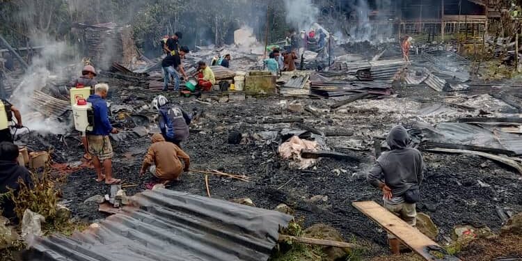 Si Jago Merah Melahap Tiga Rumah Di Buttu Angin Dan Uang Ratusan Juta Jadi Arang