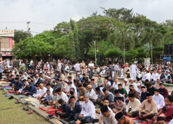 RIBUAN WARGA PINRANG SALAT IDUL ADHA  DI LASINRANG PARK