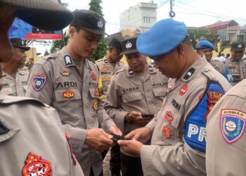 Kasi Propam Sidak Handphone Anggota