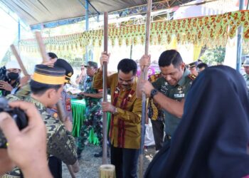 Pj.Bupati Pinrang Hadiri Pesta adat Warga Desa Samaenre