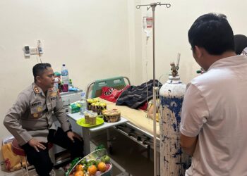 Kapolres AKBP Andiko Wicaksono Jenguk Anggota di RSUD Makkasau