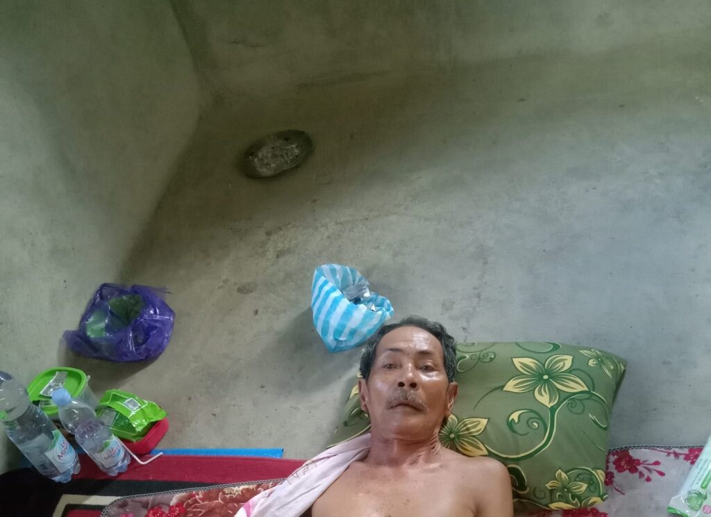 Seorang Warga Asal Pinrang Terbaring Lemah,Tak Ada Sanak Saudara