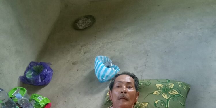 Seorang Warga Asal Pinrang Terbaring Lemah,Tak Ada Sanak Saudara