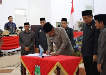Pj.Bupati Pinrang Hadiri Rapat Paripurna DPRD