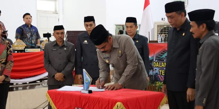 Pj.Bupati Pinrang Hadiri Rapat Paripurna DPRD