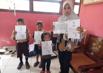 Puluhan Tahun Ibu Dan Anak Warga Pinrang Akhirnya Punya Dokumen Kependudukan