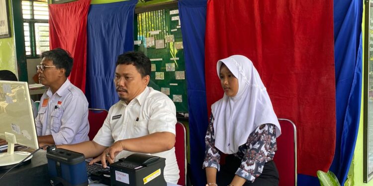 Sukses Pilgub/Pilkada Disdukcapil Pinrang Rekam Pelajar SMAN 6 Pinrang 