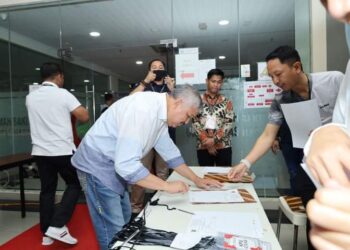 Salah satu Syarat Paslon Bupati dan Wakil Bupati Pinrang Iwan – Sudirman Melakukan Pemeriksaan Kesehatan