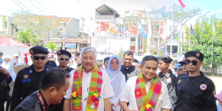 Paslon Bupati dan Wakil Bupati Pinrang Irwan-Sudirman,”Sukses” Mendaftar di KPU Pinrang