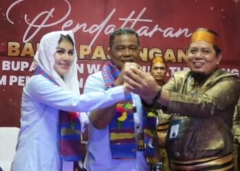 Paslon Bupati dan Wakil Bupati Pinrang ‘UM DI HATI” Resmi Mendaftar di KPU,Siap Bertarung di Pilkada 2024