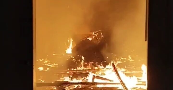 Viral!! Kantor Desa di Pinrang Terbakar,Motif Belum di Ketahui,Dibakar atau Terbakar ?