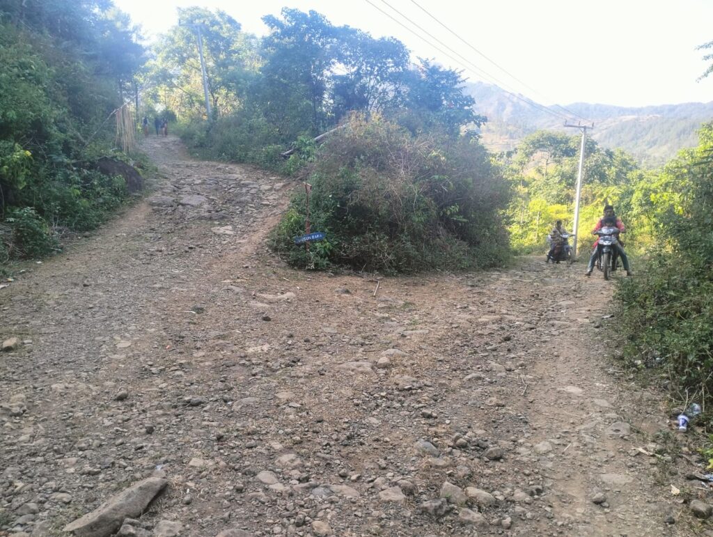 Ketua PJI Provinsi Sulsel Soroti Jalan Menuju Desa Bonto Somba Maros Ibarat Kumbagan Kerbau