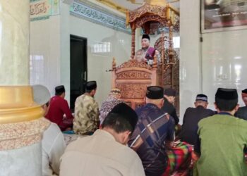 Khutbah Jum’at Di Masjid Nurultaqwa Bittoeng, Kanit Binmas Polsek Duampanua Sampaikan Ini Ke Jamaah
