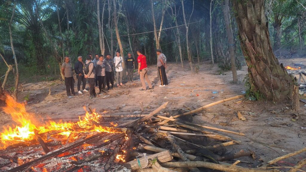 Polisi Kembali Mengobrak-abrik Arena Judi Sabung Ayam