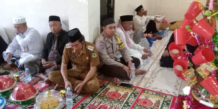 Bhabinkamtibmas Bittoeng Polsek Duampanua Hadiri Giat Maulid Nabi Muhammad Saw 1446 Hijriah