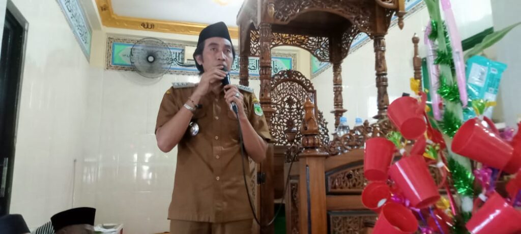 Camat Dumpanua Hadiri Kegiatan Maulid Nabi 1446 Hijriah di Masjid Nuruttaqwa RK 1 Bittoeng