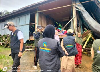 Andalan Sulsel Peduli Salurkan Bantuan Korban Banjir di Kabupaten Barru