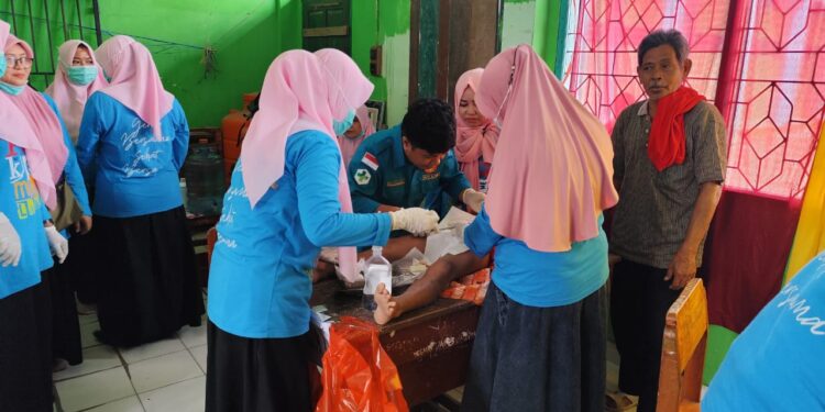 Badan Takmir dan UPZ Masjid Baiturrahman Bersama Puskesmas Lampa Sukses Gelar Khitan Massal Gratis
