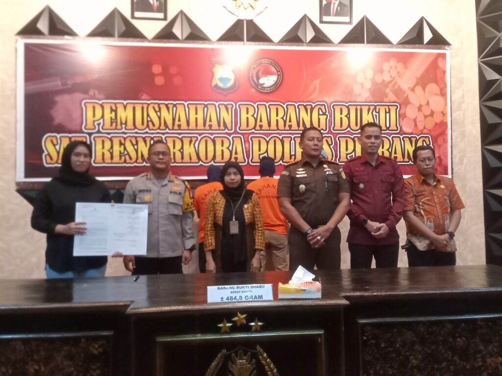 Satuan Resnarkoba Polres Pinrang Musnahkan Barang Bukti Narkotika Jenis Shabu Seberat 484,8 gram.