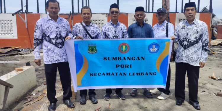 Sentuhan Empati PGRI Lembang: Ringankan Beban Pesantren DDI Patobong yang Terbakar