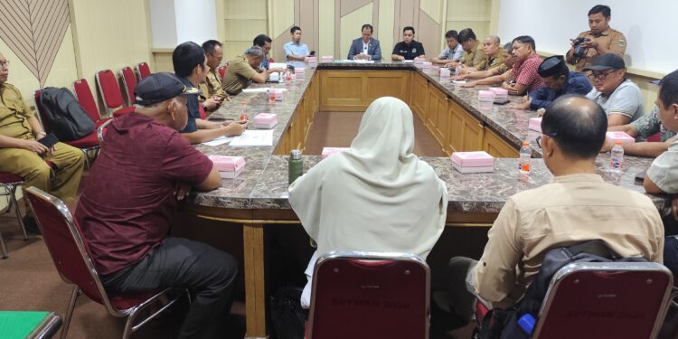 Komisi 1 DPRD Kabupaten Pinrang Gelar Rapat Dengar Pendapat Terkait Pemekaran Desa Mattiro Ada