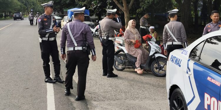 Sat Lantas Polres Pinrang Gelar Operasi Keselamatan Pallawa Tahun 2025 di Hari Ke-3