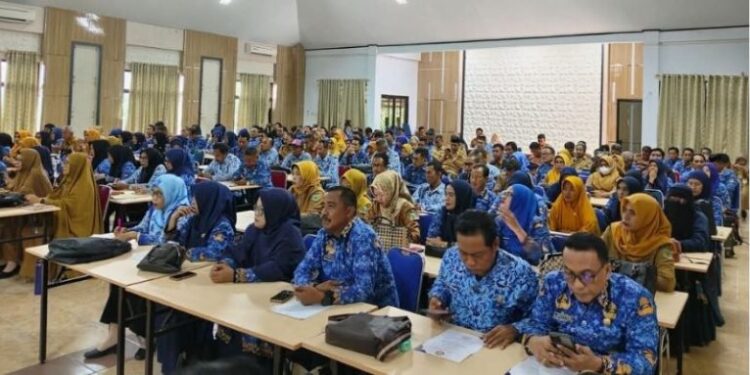 Disdikbud Pinrang Sosialisasi Permendikbud ristek 64 TH 2022 Dihadiri Kasek dan Bendahara