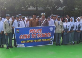 Police Goes to School: Sentuhan Humanis Polisi di SMKN 2 Pinrang ,Bentuk Generasi Sadar Hukum dan Berkarakter”