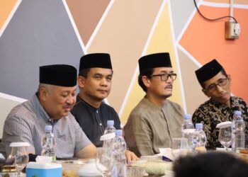 Bupati dan Wakil Bupati Pinrang  Bersama Pengurus PGRI Buka Puasa Bersama di RM Bang Haji