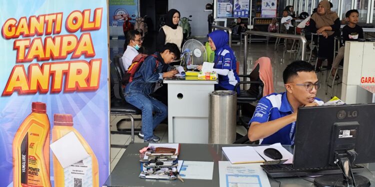 Jelang Mudik Lebaran 2025,Bengkel Resmi Suracojaya Abadi Motor Pinrang Kebanjiran Pelanggan